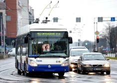 Cilvēkiem iesaka strādāt no mājām un atteikties no pārvietošanās