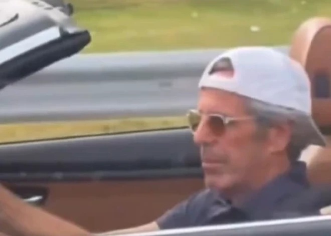 Miljoni notic, ka Epstīns ir dzīvs: Floridā nofilmēts viņam neticami līdzīgs vīrietis