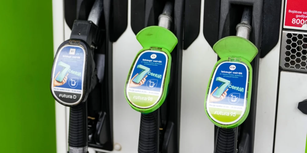 Degvielas uzpildes stacija "Neste".