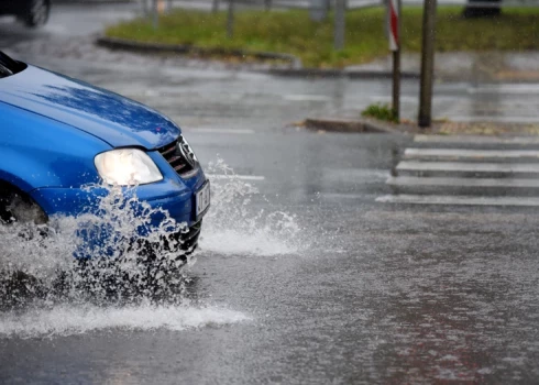 Rīgas transporta sistēma pēdējos gados piedzīvo būtisku slodzi, ko galvenokārt rada strauji pieaugošais privāto automobiļu skaits. Darba dienās Rīgā iebrauc un izbrauc līdz pat 209 tūkstošiem automašīnu. 