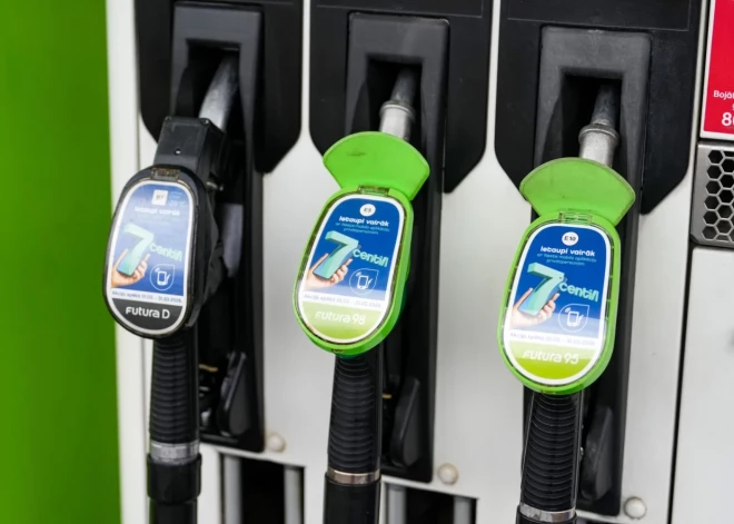 Дизель уже по 2 евро: цены на топливо в Латвии взлетели почти на 30%