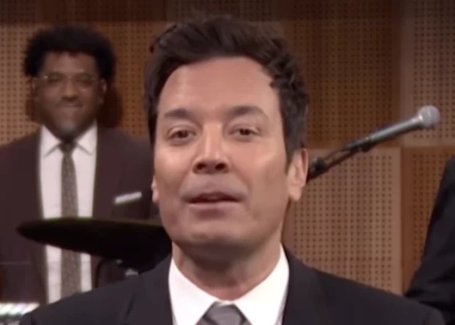 VIDEO: Džimijs Falons savā jaunākajā skečā dzied par Latviju