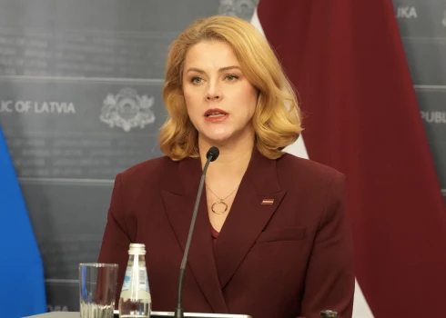 Ministru prezidente Evika Siliņa sociālajos tīklos paudusi, ka Latvija atbalsta centienus nodrošināt drošu kuģošanu caur Hormuza šaurumu.