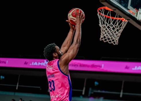 "Rīgas zeļļi" izslēgšanas turnīra pirmajā spēlē uzvar "Kalev"/"Cramo".