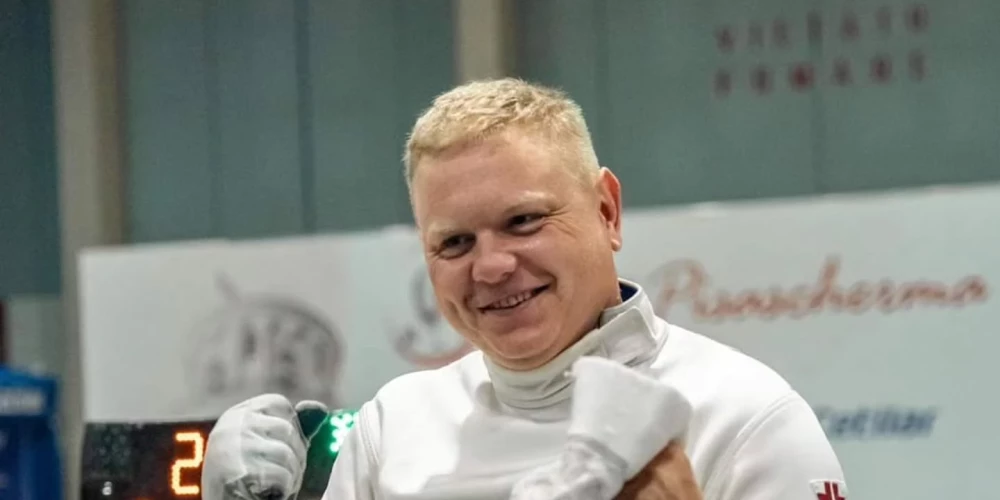 Latvijas parapaukotājs Oļegs Garkuls-Gurēvičs izcīna trešo vietu Pasaules kausa posmā ratiņpaukošanā.