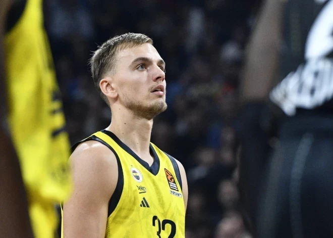 Žagara pārstāvētā "Fenerbahce" pārspēj Milānas komandu