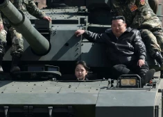 13-летняя дочь Ким Чен Ына села за руль танка. Подготовка преемницы идет полным ходом?