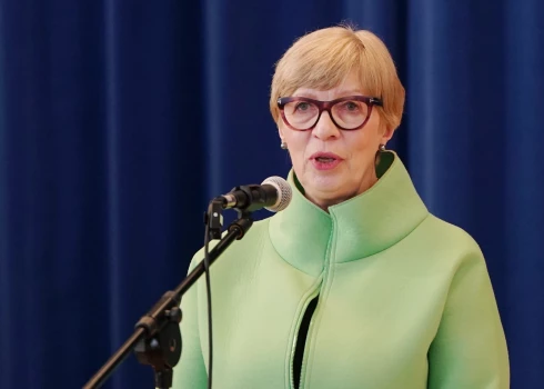 Карина Петерсоне.