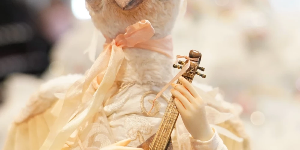 Это уникальное событие раскрывает истинное лицо авторской куклы как самостоятельного и глубокого вида искусства, объединяющего мастеров и ценителей со всего мира.