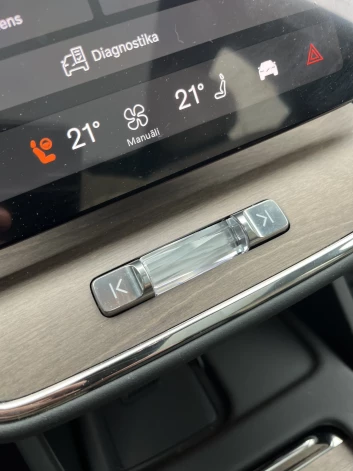 Šis te viegli sataustāmais ritenītis domāts audiosistēmas skaļuma regulēšanai.