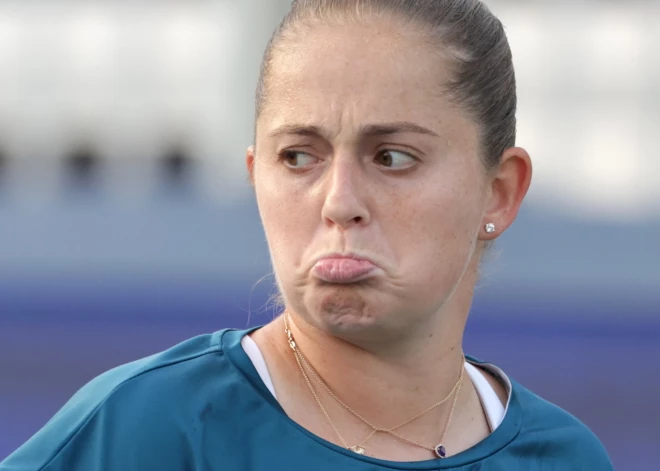 Aļona Ostapenko un Kristīna Mladenoviča piedzīvo zaudējumu Maiami "WTA 1000" dubultspēļu pirmās kārtas mačā