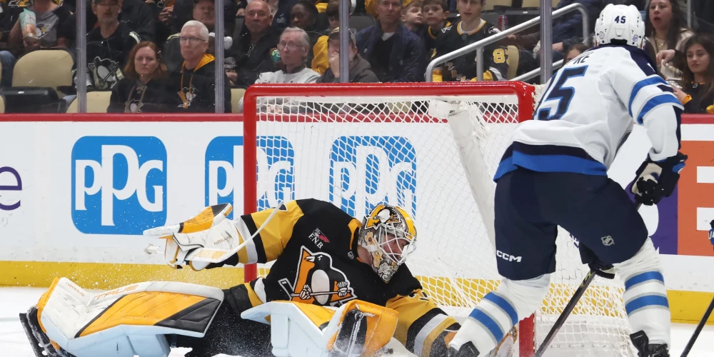 Latvijas vārtsargs Artūrs Šilovs sestdien Nacionālās hokeja līgas mačā atvairīja 21 metienu.