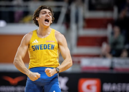 Zviedrijas sportists Armands Duplantis sestdien Polijā ceturto reizi karjerā triumfēja pasaules čempionātā vieglatlētikā telpās kārtslēkšanā.