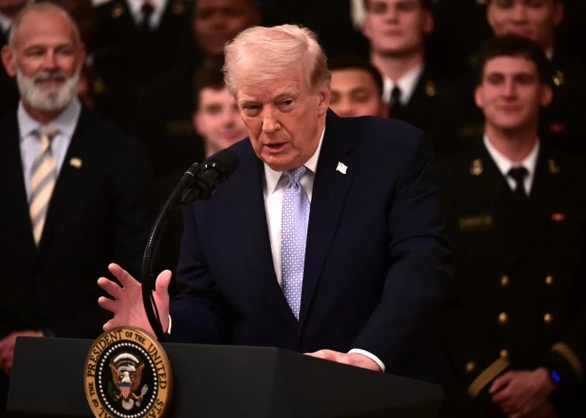 Karš Irānā ievedis Trampu paša izveidotā ekonomiskajā slazdā, norāda militārais eksperts