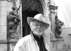 Notiks atvadīšanās no izcilā kinorežisora Streiča