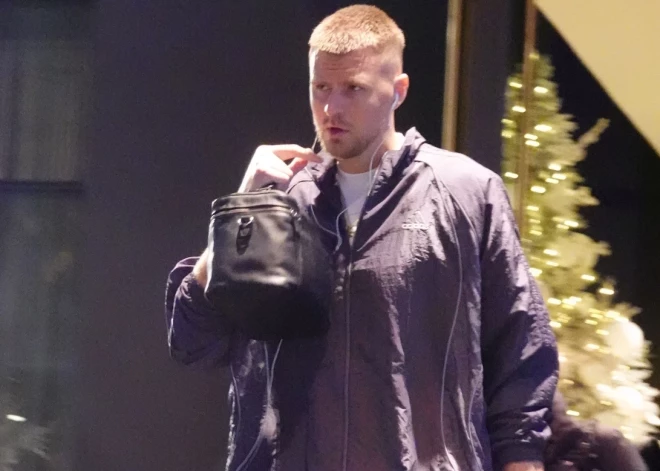 Porziņģis neiziet uz laukuma "Warriors" mačā pret sportista bijušo komandu "Hawks"