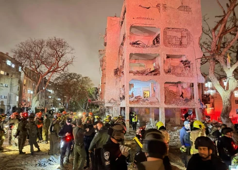 Gan Dimonā, gan Aradā tika palaisti pārtvērēji, kas netrāpīja draudiem, kā rezultātā divas ballistiskās raķetes ar simtiem kilogramu sverošām kaujas galviņām veica tiešus trāpījumus pilsētām.