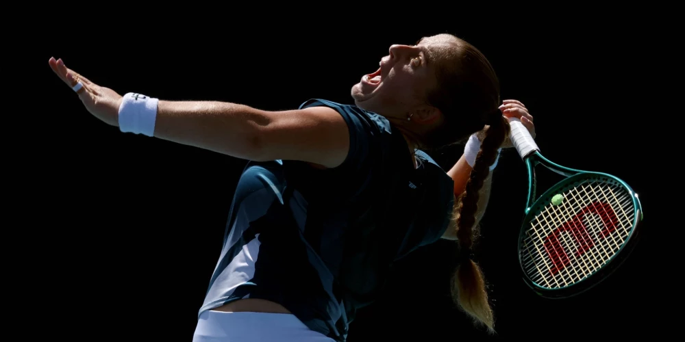 Ostapenko ar uzvaru pār Paolīni sasniedz Maiami "WTA 1000" turnīra astotdaļfinālu.