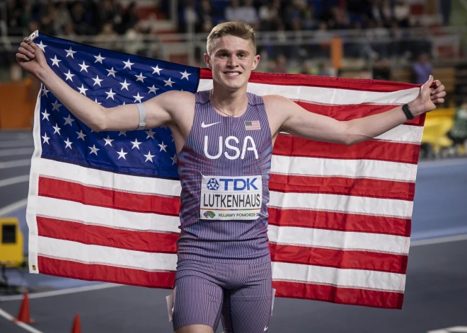 Vēsturisks triumfs: ASV sportists Lutkenhauss kļūst par jaunāko pasaules čempionu vieglatlētikā telpās