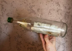 “Iestājušies slikti laiki” — zem krāsns Valmierā atrod 44 gadus senu meistara vēstuli