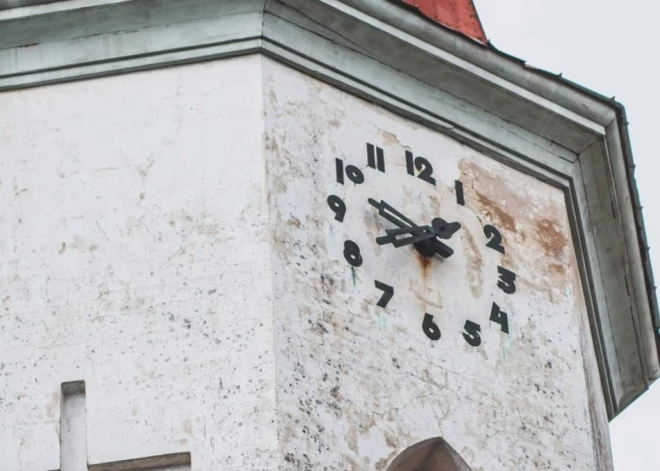 Aicina ziedot Smiltenes evaņģēliski luteriskās baznīcas torņa pulksteņa atjaunošanai. Šo pulksteni savulaik dāvināja Kārlis Ulmanis