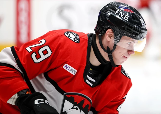 Eduards Tralmaks un Sandis Vilmanis uguņo AHL spēlēs