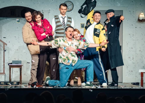 Kultūras centrā "Siguldas devons" pirmizrādi piedzīvo izrāde "Svešā nauda".