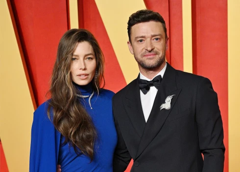 Džesika Bīla pārdzīvo Timberleika aizturēšanas video publiskošanu.