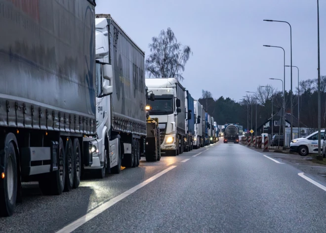 Почти 2000 литовских грузовиков и фур наконец покинут Беларусь - Лукашенко дал добро