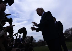 "Mums bija ļoti laba saruna" – Tramps atliek triecienus Irānas spēkstacijām