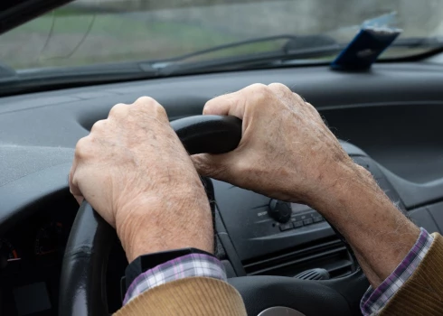 Patiesība par pensionāriem pie stūres var pārsteigt. 