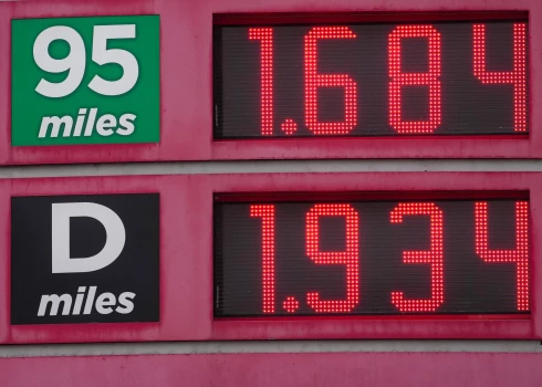 В Латвии из-за топливного шока хотят уменьшить акциз на дизельное топливо.