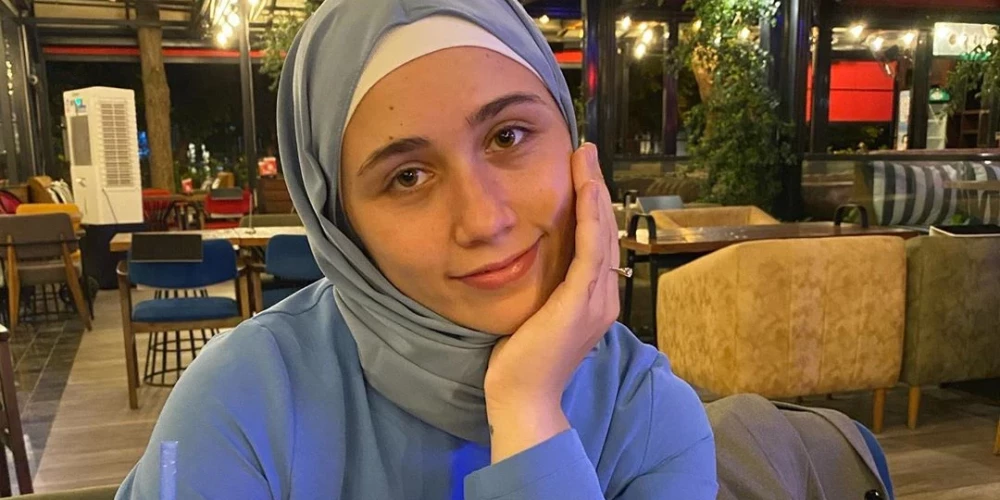 Svarcēlāja Rebeka Ibrahima ir musulmaniete, un tikko viņai tāpat kā pārējiem islāmticīgajiem noslēdzies svētais gavēņa mēnesis ramadāns.  