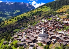 Šis skaistais Šveices ciemats samaksās jums 28 000 eiro, lai jūs tur pārceltos. Taču viens nosacījums liek lielākajai daļai no tā atteikties