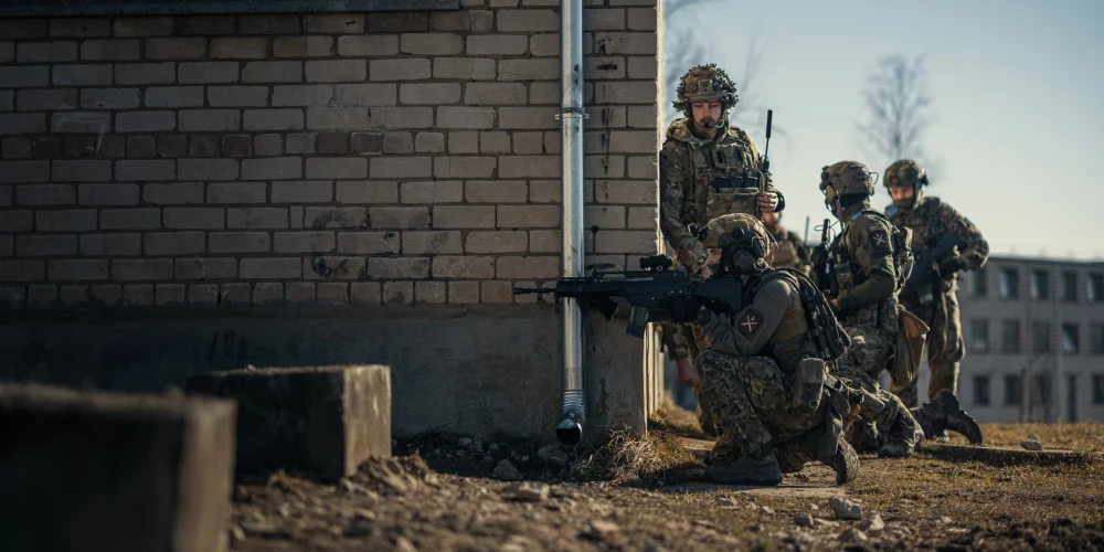 Латвийцев предупредили о военной активности в районе Даугавпилса в том числе ночью.