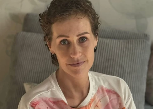 Līvai ir 36 gadi. Viņa ir mamma četrus un sešus gadus vecām meitiņām, kurām mamma ir visa pasaule.