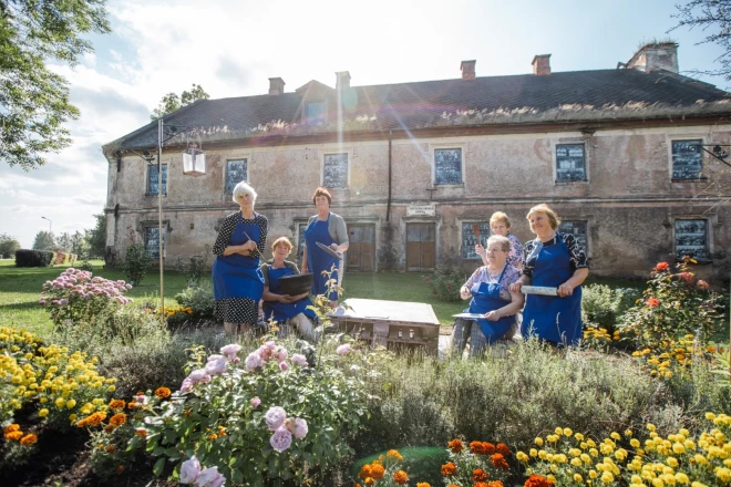 Gotlība skola un tur iekoptais puķu dārzs ir SA “Lavanda” lolojums.