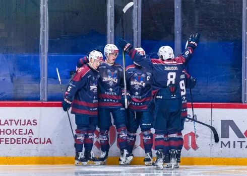 Cīņa turpinājās papildlaikā, kura 11. minūtē Patriks Zabusovs raidīja ripu cauri Mihaela Valentas kājsargiem un atnesa mājiniekiem uzvaru.