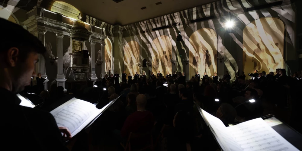 Gaismu izrāde "Interlude" aicina uz īpašu koncertu Lieldienu gaidīšanas laikā.