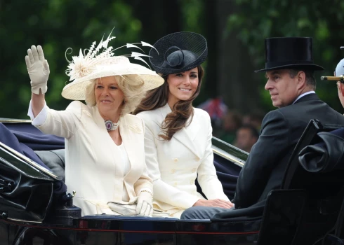 Starp Ketrīnu un Endrū nekad nav bijušas ciešas simpātijas.