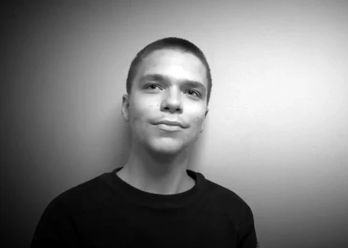 Pārbēgušais krievu jaunietis apstiprināja savu nodomu turpināt dienestu Ukrainas pusē "Krievijas brīvprātīgo korpusa" sastāvā.