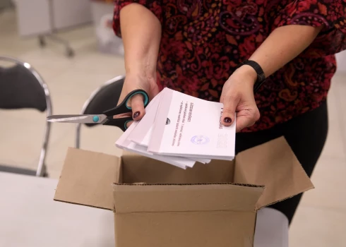 Balsi glabāšanā Saeimas vēlēšanās varēs nodot no 28. septembra. 