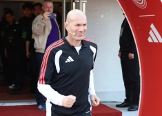 Par jauno Francijas futbola izlases treneri varētu kļūt leģendārais Zidāns