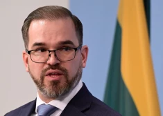 Lietuvas aizsardzības ministrs Roberts Kauns norāda, ka Lietuvā pirmdienas naktī, visticamāk, avarēja nomaldījies Ukrainas drons.