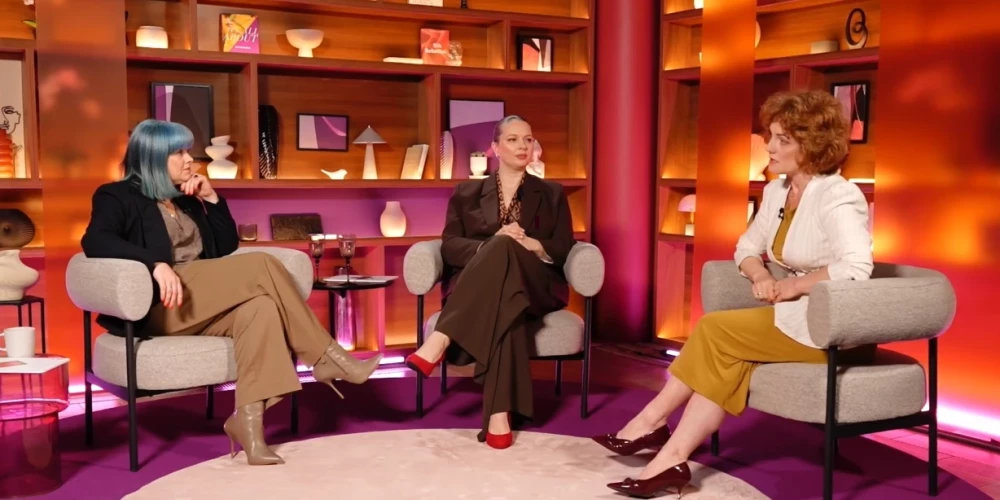 Šovakar kanāla "STV Pirmā!" sarunu raidījumā "Dāmas ar Drāmu" tiksies trīs sievietes ar stingru mugurkaulu un spēcīgu viedokli – aktrise un Mihaila Čehova Rīgas Krievu teātra direktore Dana Bjorka, juriste Ieva Brante un publiciste, pilsoniskā aktīviste Linda Curika.