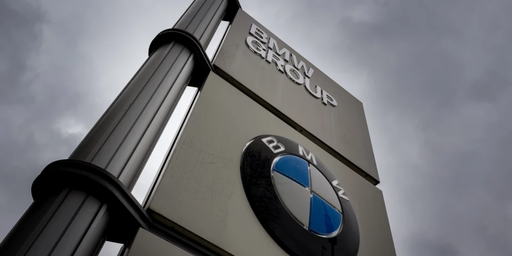 BMW Ķīnā atsauc 180 000 automobiļu. 
