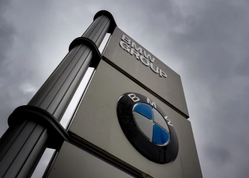 BMW Ķīnā atsauc 180 000 automobiļu. 