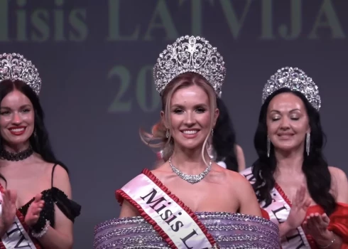 Titulu "Misis Latvija 2026” izcīnījusī divu bērnu māmiņa Margarita Gulbe.