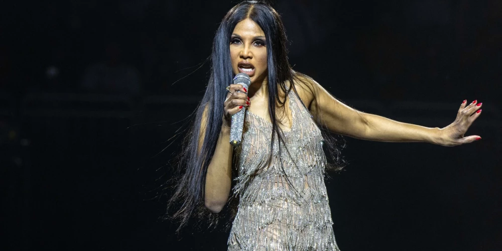 Тони Брэкстон.