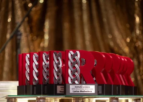 Vangažos godināti labākie Ropažu novada sportisti.